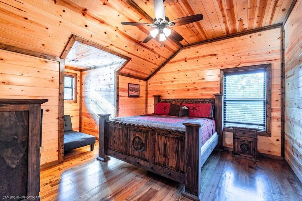 Iron Horse Lodge Sleeps 18, Games, Fire Pit, Hot Tub, Ev, More Broken Bow Extérieur photo