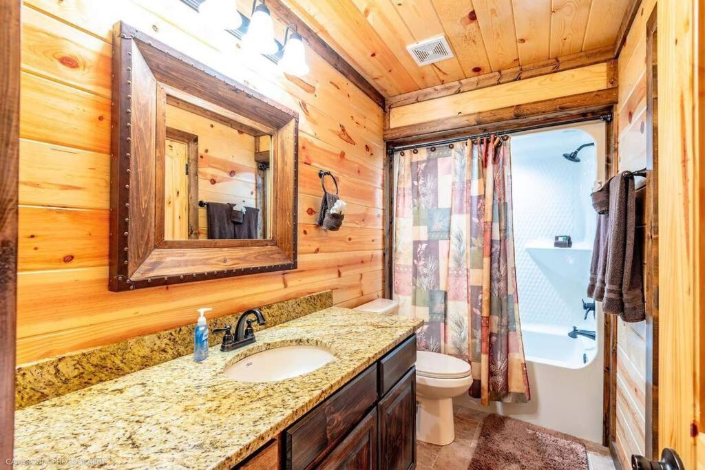 Iron Horse Lodge Sleeps 18, Games, Fire Pit, Hot Tub, Ev, More Broken Bow Extérieur photo