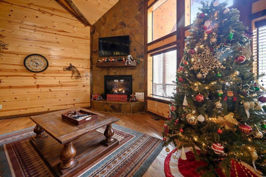 Iron Horse Lodge Sleeps 18, Games, Fire Pit, Hot Tub, Ev, More Broken Bow Extérieur photo