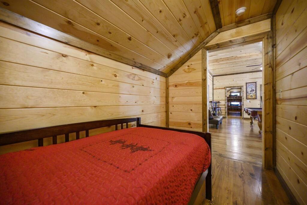 Iron Horse Lodge Sleeps 18, Games, Fire Pit, Hot Tub, Ev, More Broken Bow Extérieur photo